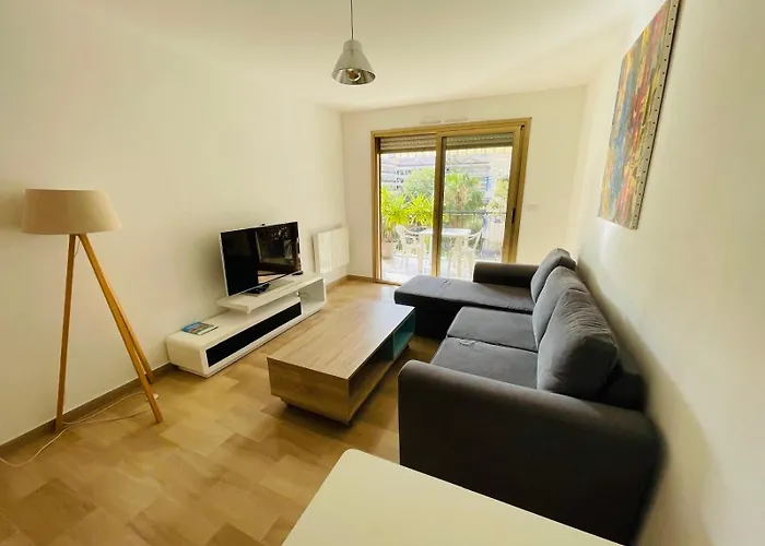 Beach Apartment With Tropical Garden And Mountain View Best Location